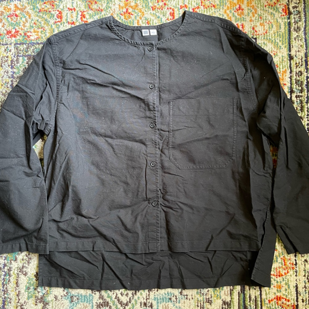Uniqlo black boat neck collarless shirt button front and pocket square shape S